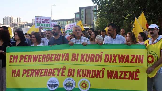 Yeni eğitim-öğretim yılı: Bugün milyonlarca çocuk anadilinde okula başlayamadı