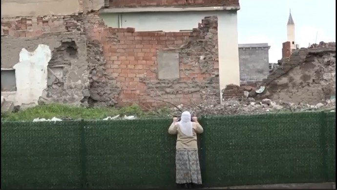 Sanatçı Jülide Kural’dan ‘Barışa Sözüm Var’ videosu