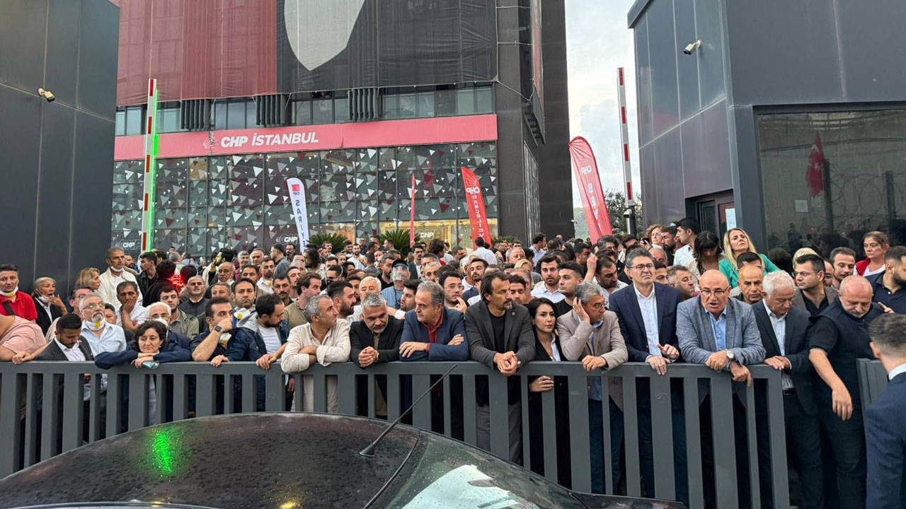 CHP İstanbul il binasını kapatma kararı aldı