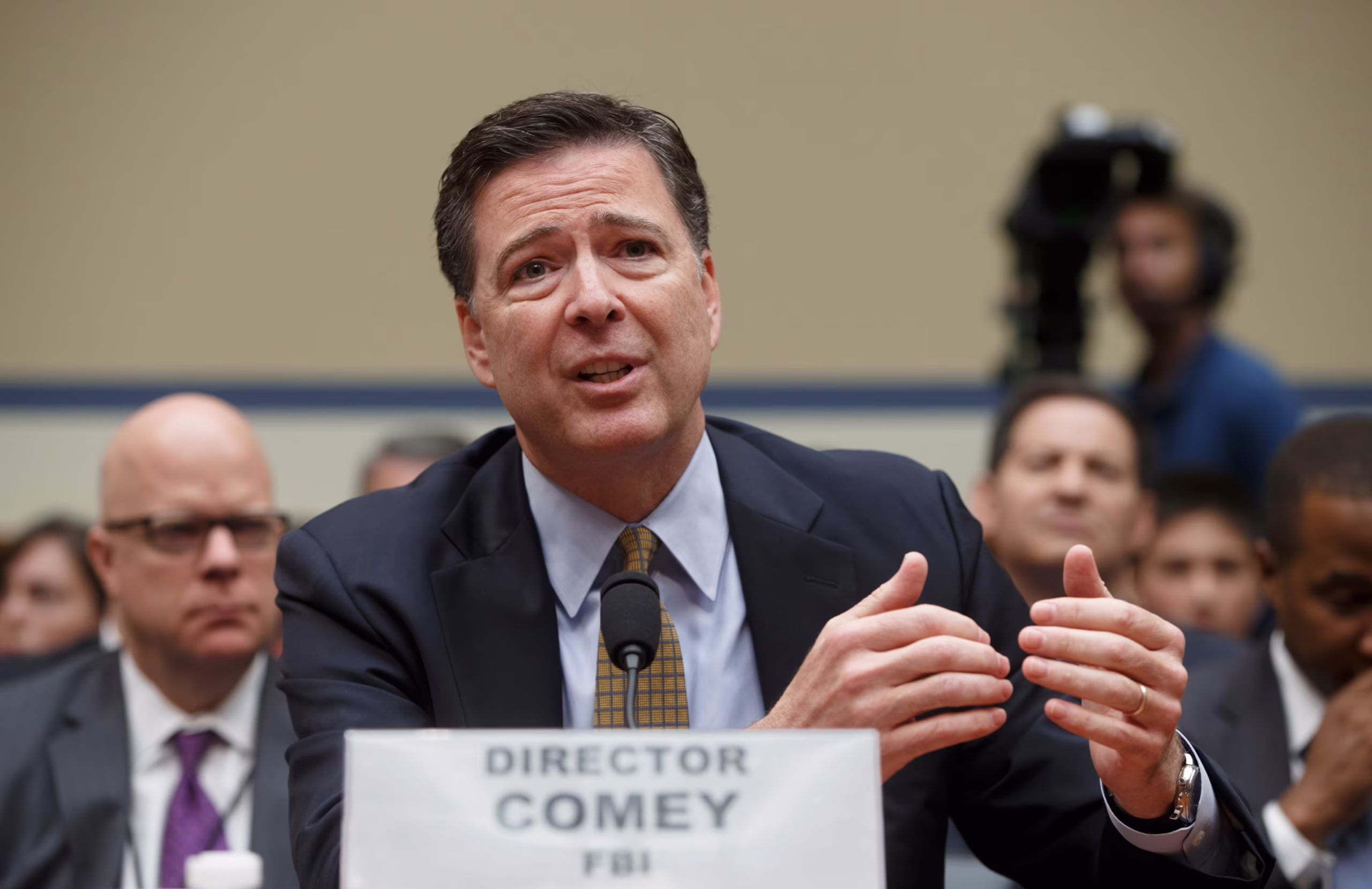 Trump soruşturmasını yürüten eski FBI Direktörü James Comey hakkında dava açıldı