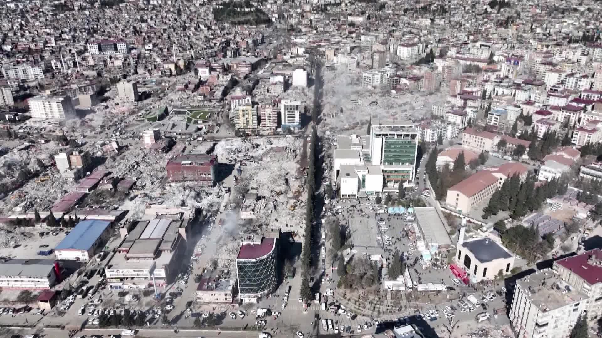 Depremde Hacı Ömer Apartmanı’nda 70 kişi hayatını kaybetmişti: 10 kamu görevlisine dava