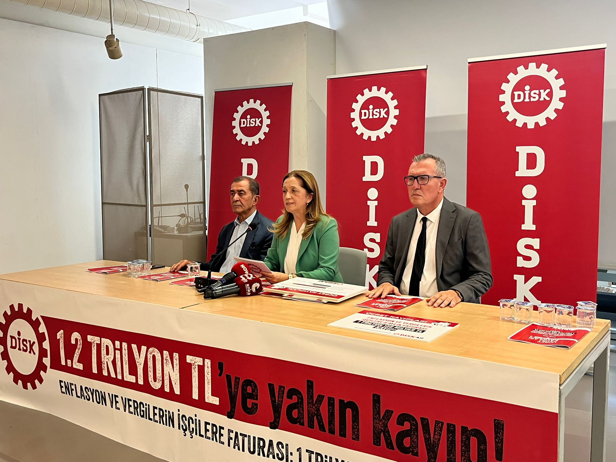 DİSK yılın ilk 8 ayında gelir-damga vergisi kaybını açıkladı