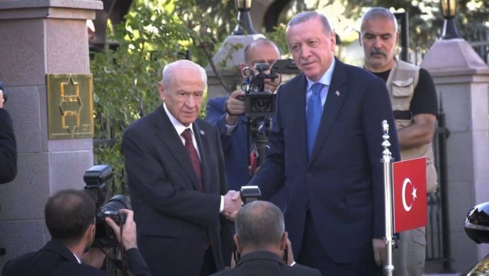 Erdoğan Bahçeli’yi evinde ziyaret etti