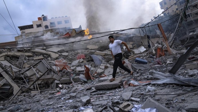 İsrail ordusunun Gazze’ye saldırılarında 74 Filistinli hayatını kaybetti