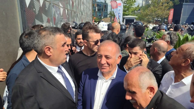 Gürsel Tekin’den Özgür Özel’e: Suskunluğumuz korkaklık değil, CHP’nin kurumsal kimliğini korumaktır