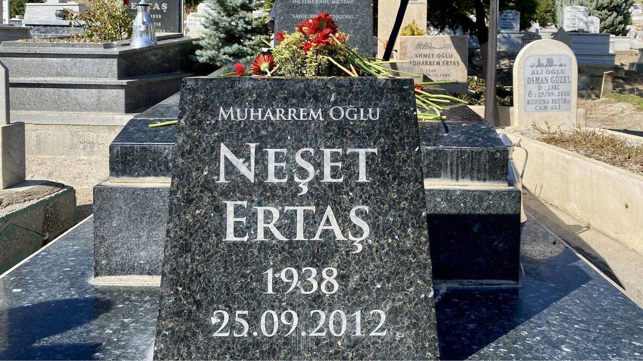 Neşet Ertaş, ölümünün 13’üncü yılında mezarı başında anıldı