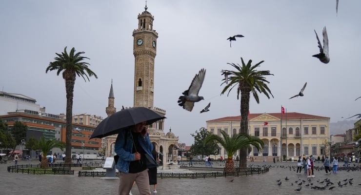 İzmir’de 121 gün sonra yağmur yağdı