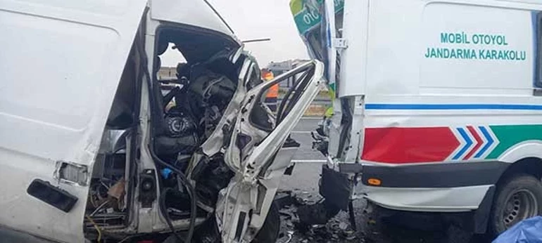 Aksaray’da kaza: 2 asker ve 1 sivil hayatını kaybetti, 3 yaralı