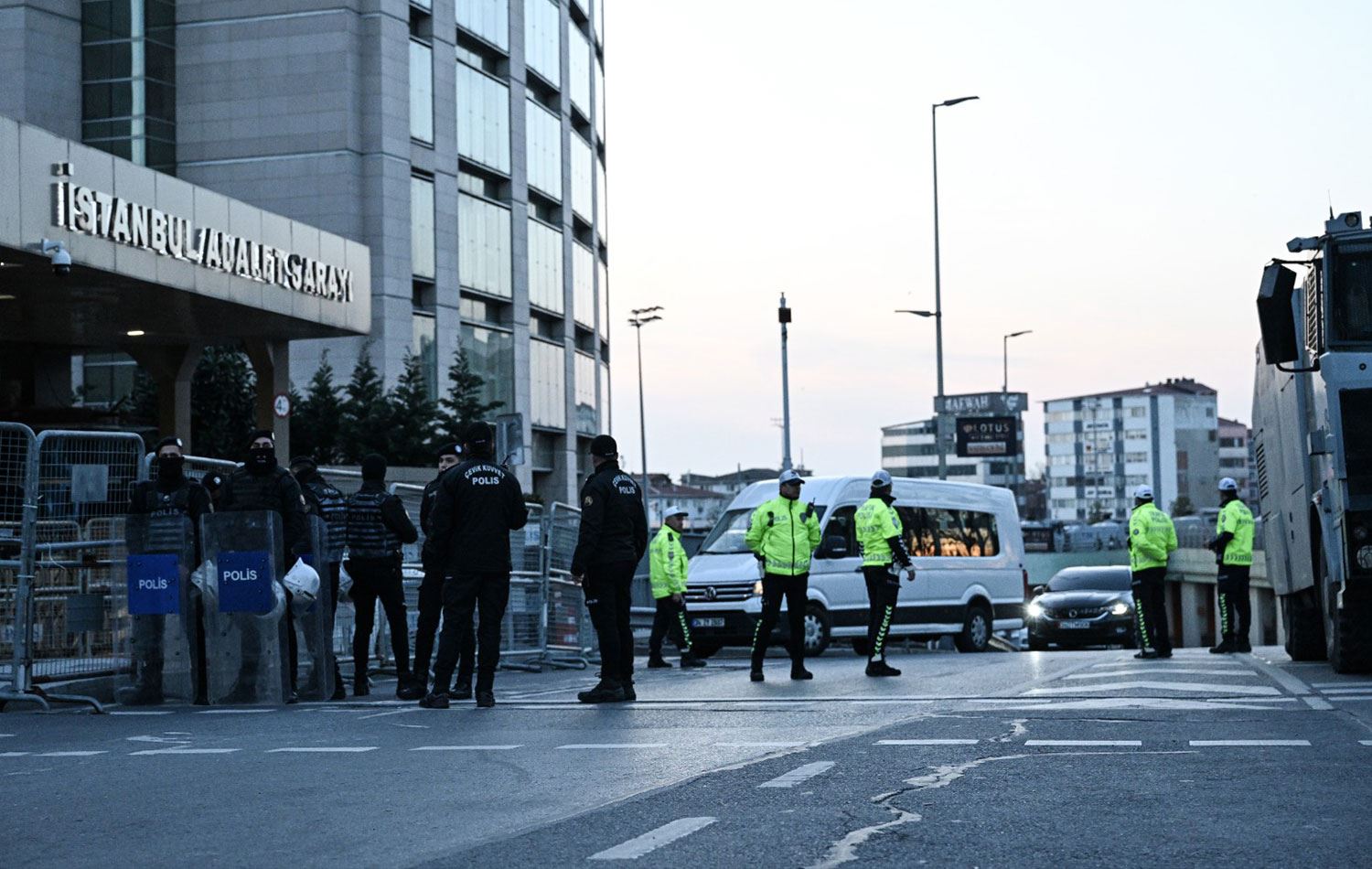 Avukat Zilan Aydın: ‘Kent Uzlaşısı davası Kürtlerin seçme ve seçilme hakkına saldırıdır’