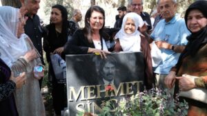 Mehmet Sincar Kızıltepe'deki mezarı başında anıldı