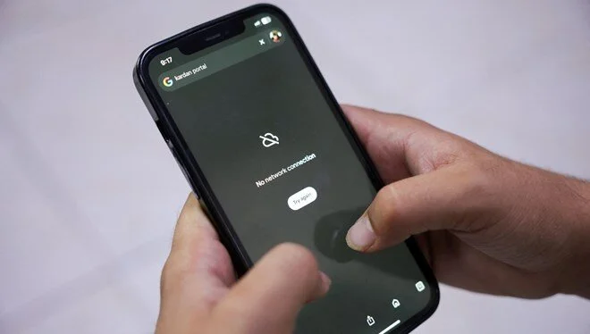 Afganistan’da interneti kesen Taliban’ın yasakları sürüyor