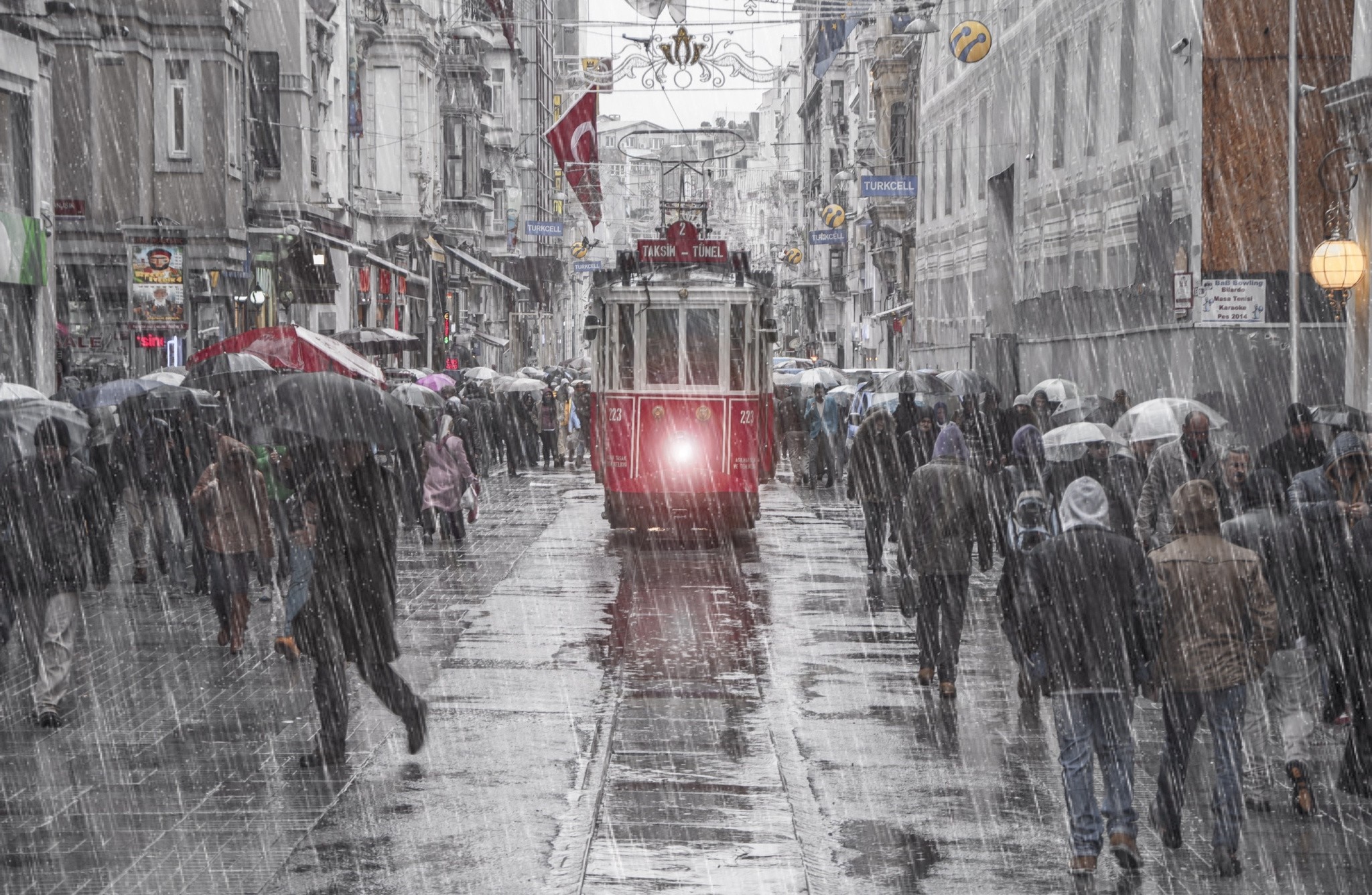 İstanbul Valiliği’nden sağanak ve kuvvetli rüzgar uyarısı