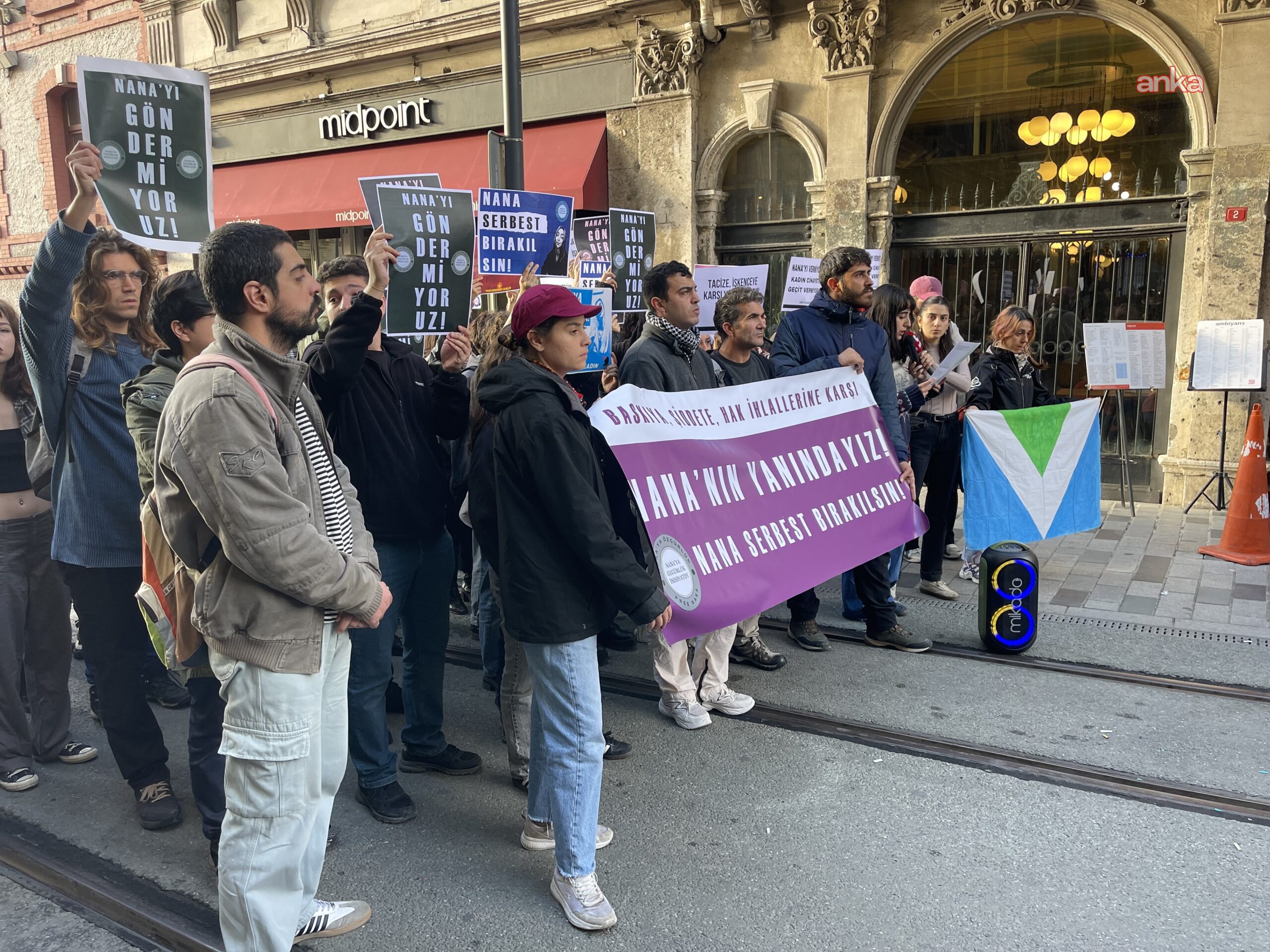 Geri Gönderme Merkezi’nde tutulan öğrenci Nana için protesto
