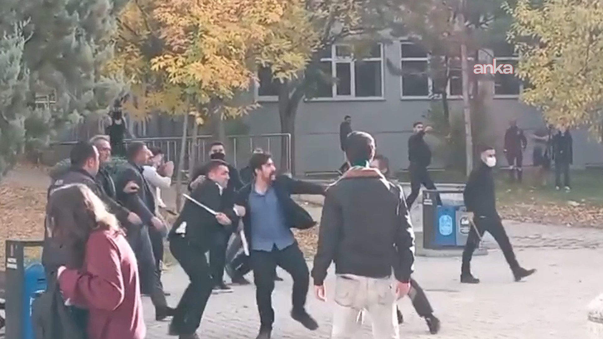 Hacettepe Üniversitesi’nde öğrencilere döner bıçaklı saldırı: 1 yaralı