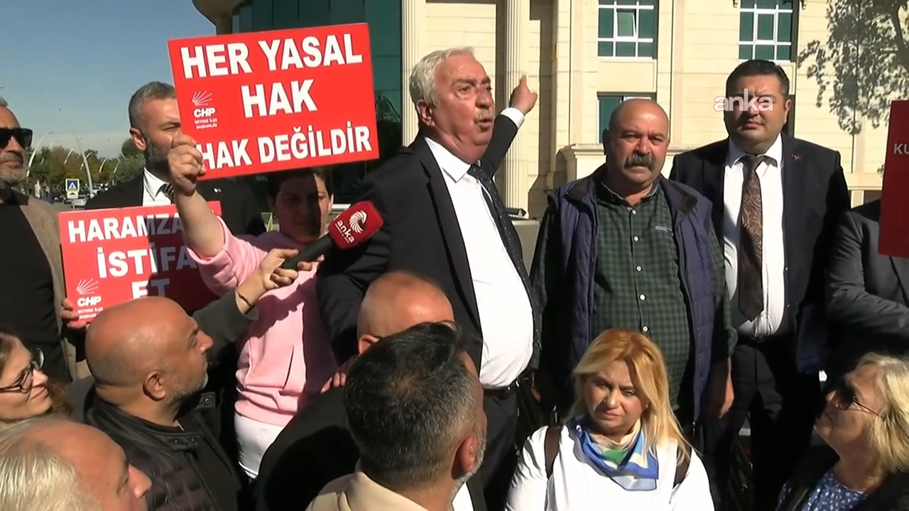 Beykoz’da AK Parti’ye geçen Özlem Vural Gürzel’e protesto: ‘İstifa etmeli’