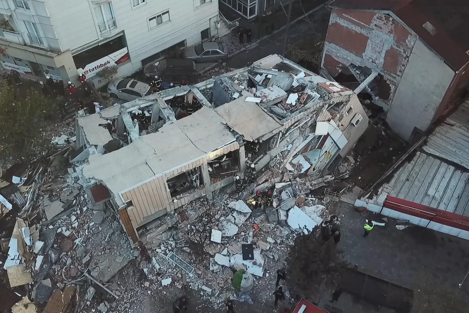 Gebze’de çöken binanın bir gün önceki görüntüleri ortaya çıktı