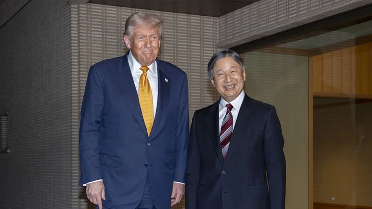 Trump’ın Asya turu: Japonya İmparatoru Naruhito ile görüştü