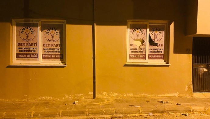 DEM Parti binasına saldırı