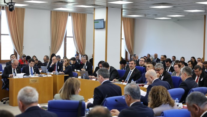 Bütçe görüşmeleri: ‘Temel ihtiyaçlar karşılanamazken milyonlar savunmaya harcanıyor’