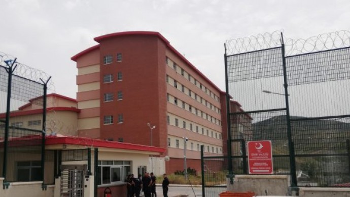 32 yılın ardından tahliye olan Afrinli Lamia Asu, Geri Gönderme Merkezi’ne götürüldü