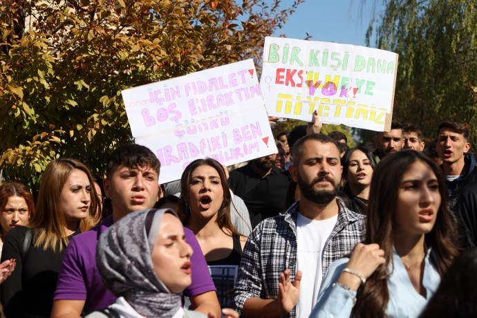 Dersim ve Van’da öğrencilerden Rojin Kabaiş için yürüyüş