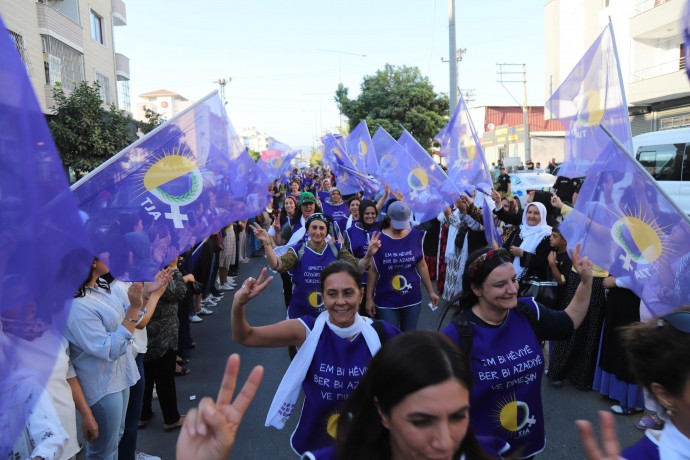 Diyarbakır’dan başlayan yürüyüş Mersin’e ulaştı: Kadınlar Meclis’e doğru ilerliyor