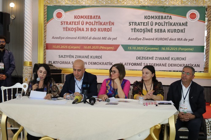 Van’da çalıştay: ‘Dilinize değer vermezseniz ve dilinizde yazmazsanız yok olursunuz’