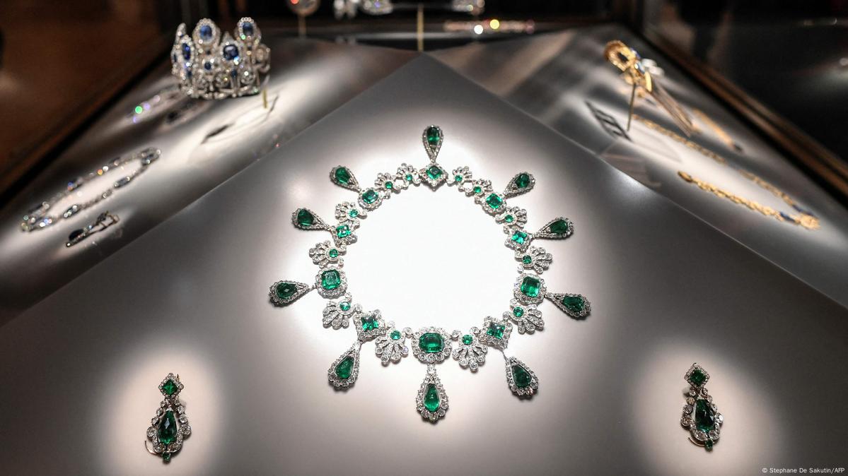 Louvre Müzesi’nde çalınan tarihi mücevherler henüz bulunamadı