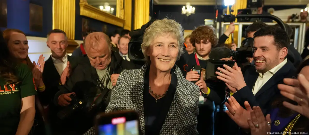 İrlanda’da yeni cumhurbaşkanı seçilen solcu Catherine Connolly kimdir?