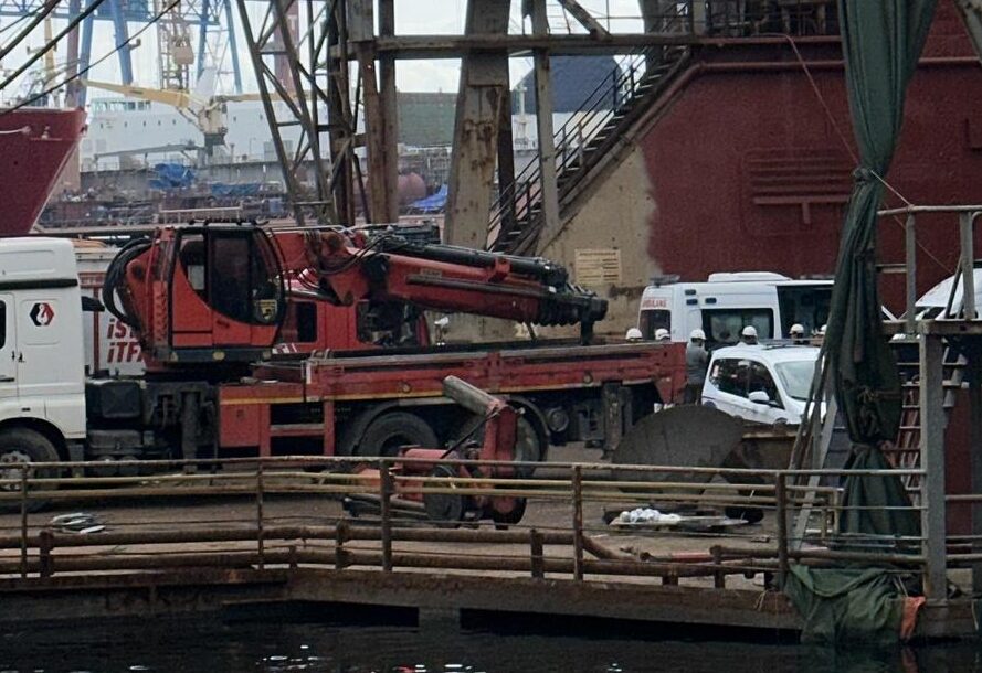 Tuzla’da gemide patlama: 1 ölü, 4 yaralı!