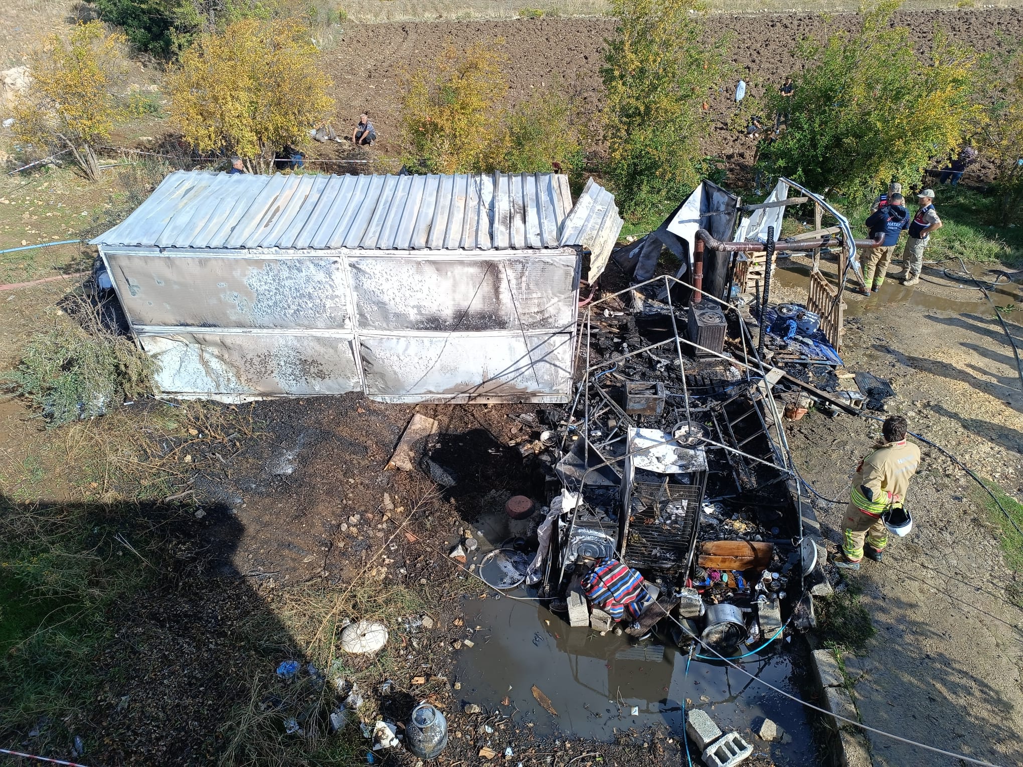 Hatay’da konteynerde yangın: Bir bebek hayatını kaybetti, annesi yaralandı