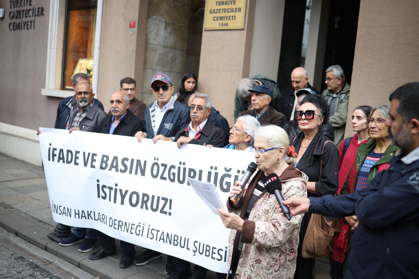 İHD’den ifade özgürlüğü çağrısı: Bu ülkede 102 yıldır konuşmamız istenmiyor