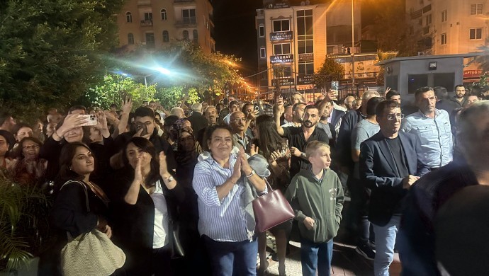 Akdeniz belediye eşbaşkanları 10 ayın ardından tahliye edildi