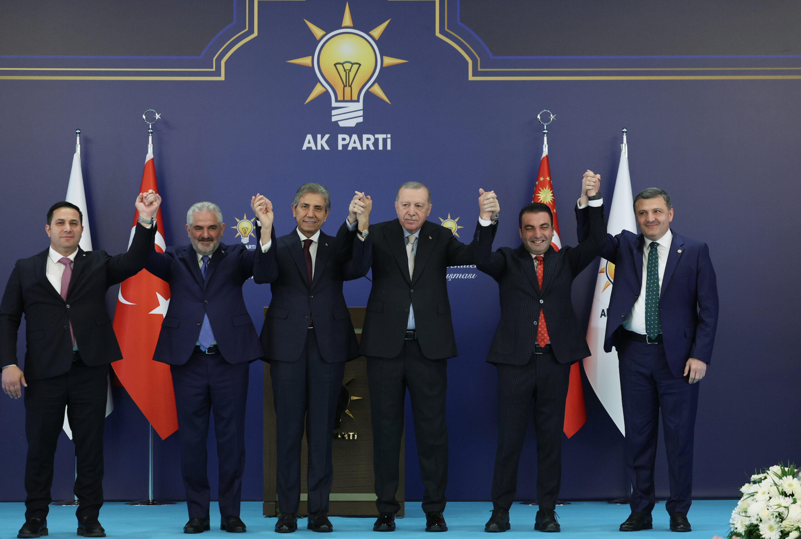 7 belediye başkanı partilerinden istifa ederek AK Parti’ye geçti