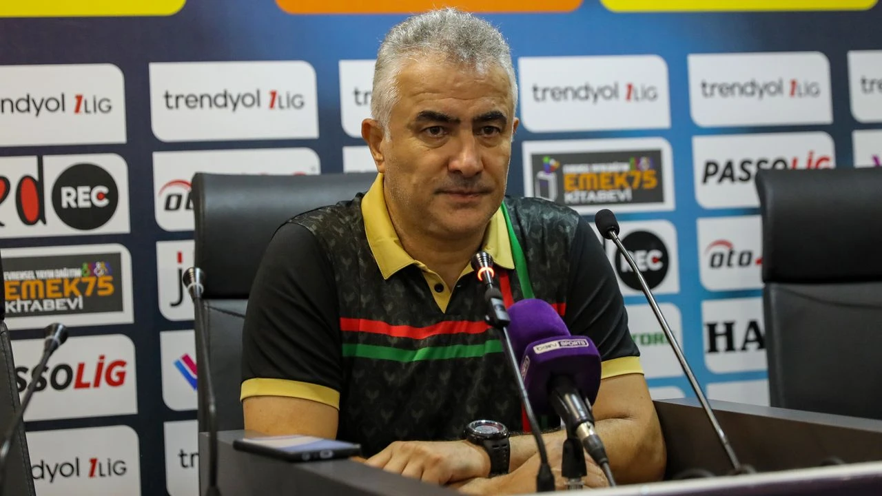 Amedspor teknik direktör Mehmet Altıparmak ile yollarını ayırdı