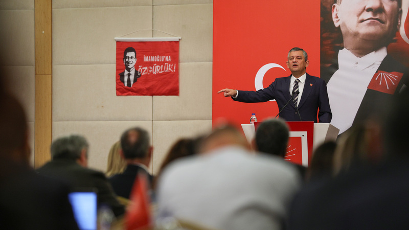 Özgür Özel, muhalefet partilerinin liderlerini aradı