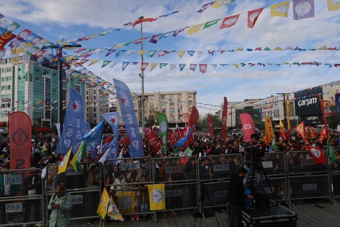 Esenyurt mitingi başladı