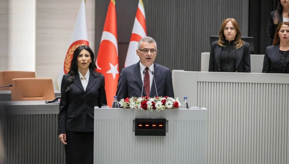 KKTC’nin yeni Cumhurbaşkanı Tufan Erhürman, Meclis’teki törende yemin etti