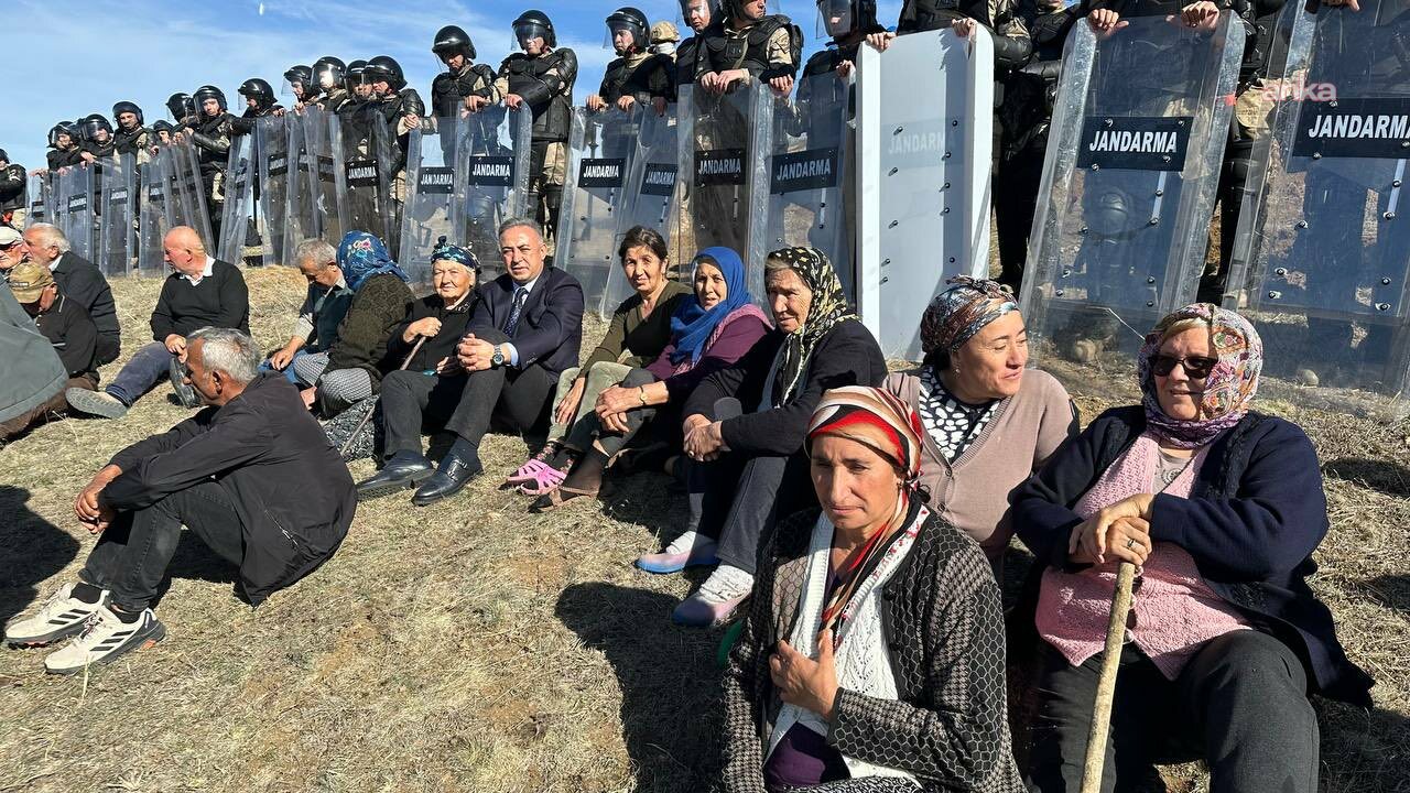 Çorum’da taş ocağı çalışmaları jandarma eşliğinde başladı
