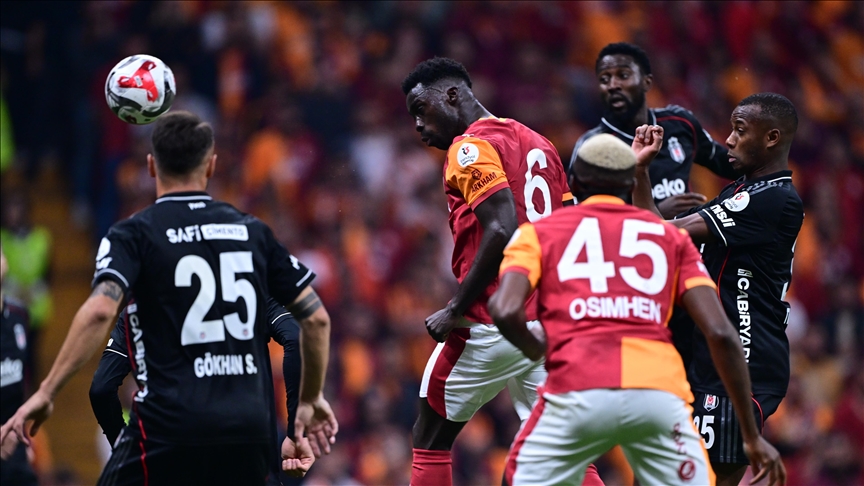 Galibiyet serisi sona erdi: Galatasaray, 10 kişi kaldığı derbiden bir puanla ayrıldı