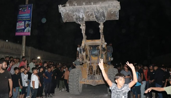 Halep’te Şeyh Maksud ve Eşrefiye mahallelerine giden iki ana yol yaya geçişine açıldı