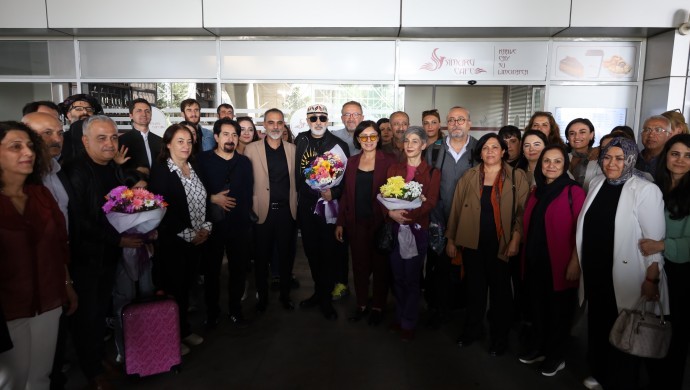 Koma Amed’e Diyarbakır’da coşkulu karşılama