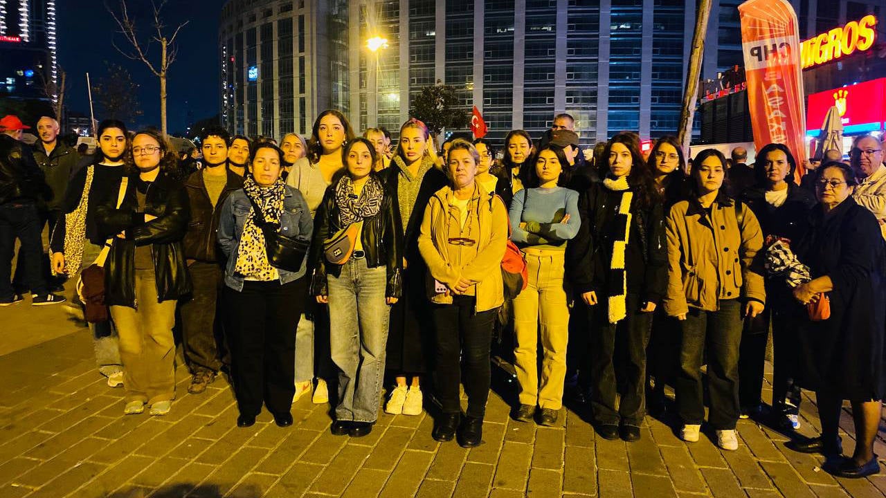 Çağlayan’da kadın cinayeti: Kadınlar, adliye önünde açıklama yaptı