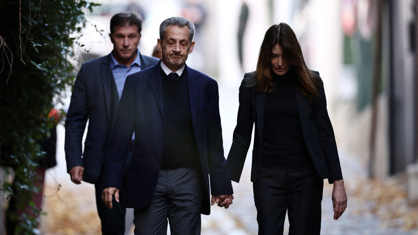 Eski Fransa Cumhurbaşkanı Sarkozy cezaevine girdi