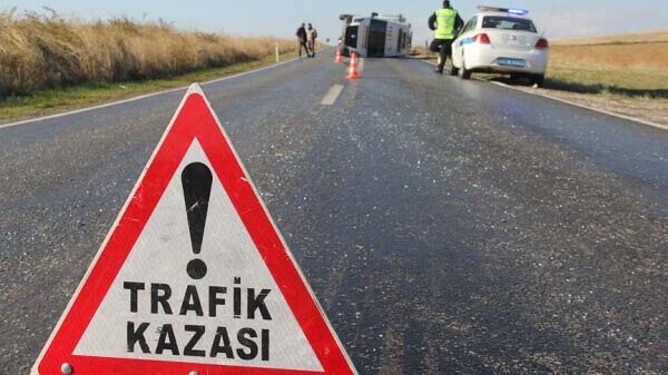 Uşak’ta tarım işçilerini taşıyan araç devrildi: 23 yaralı