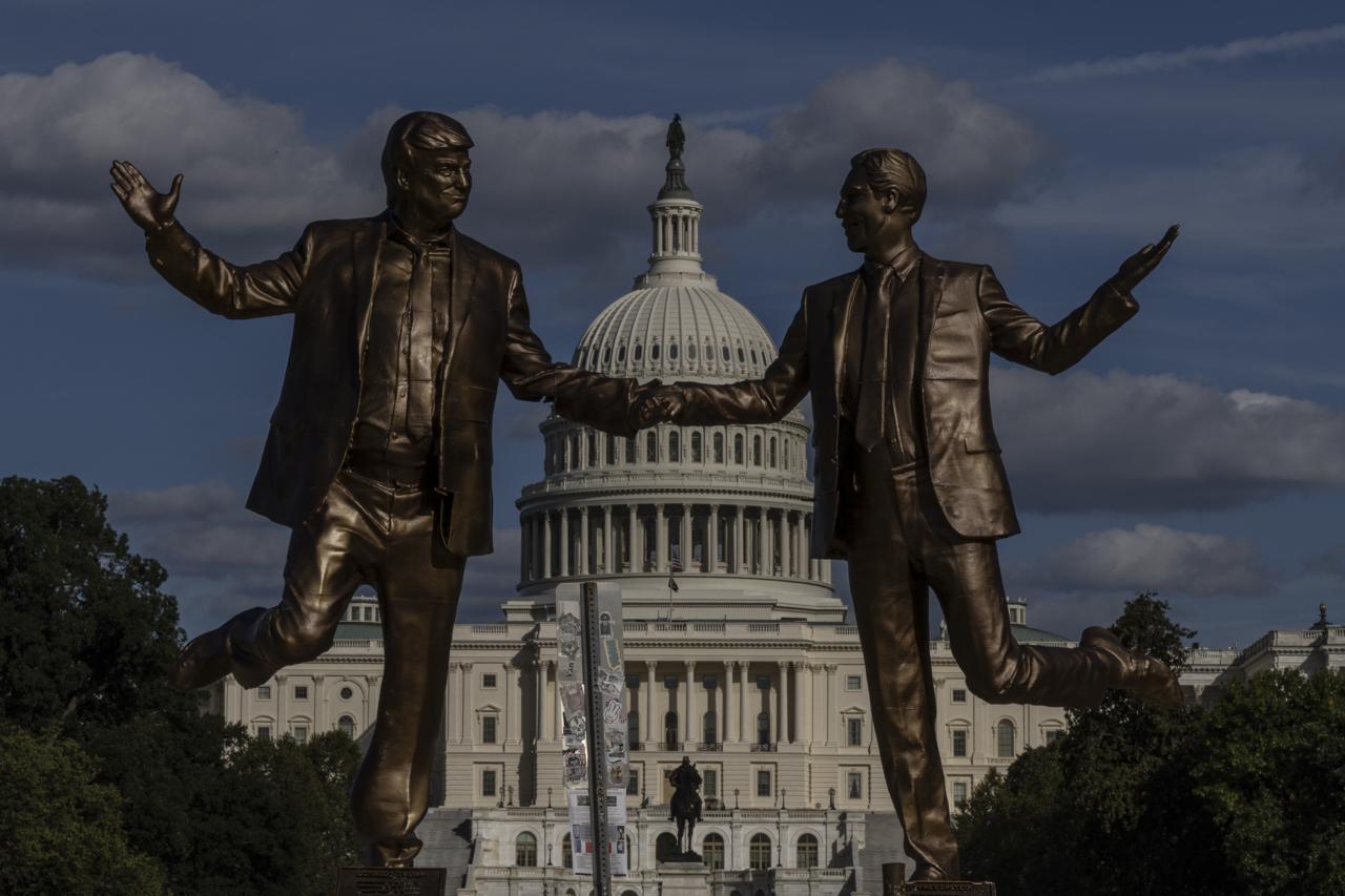 Washington’da Trump ve Epstein heykeli krizi