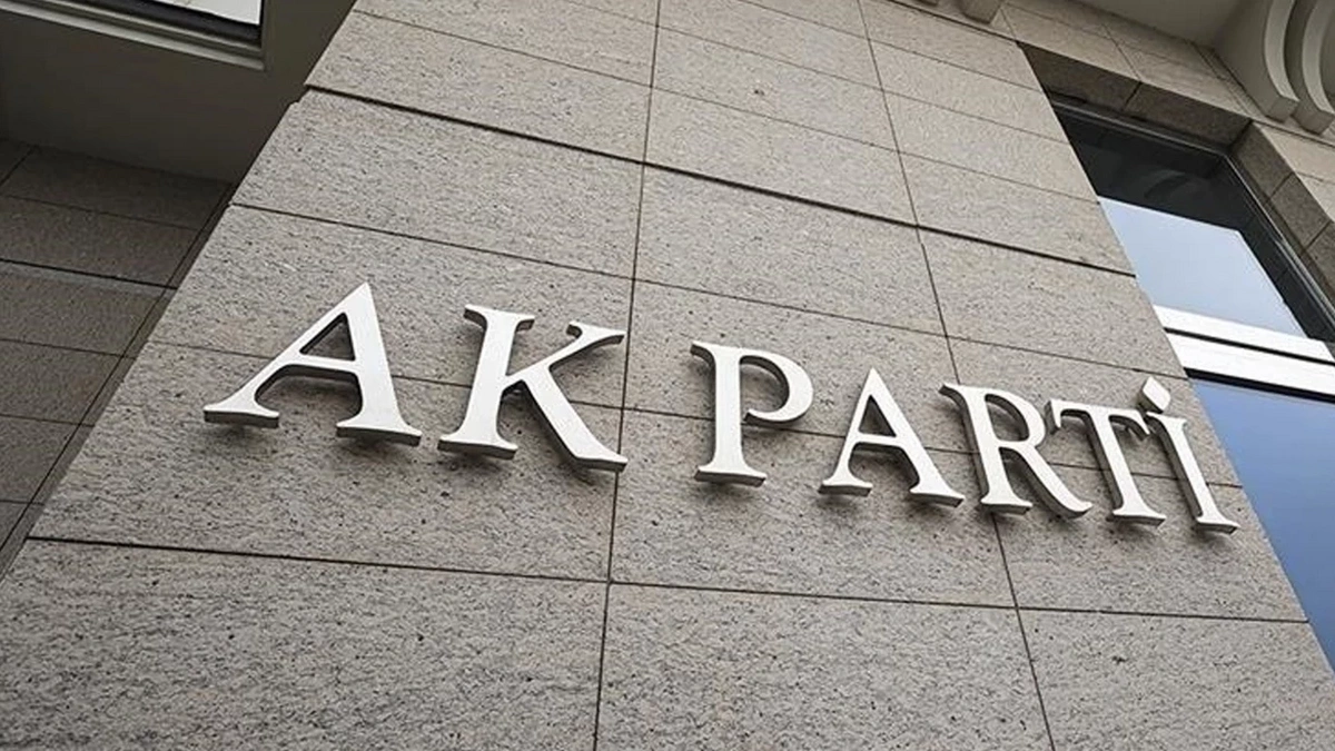AK Parti İstanbul’da üç ilçe başkanı görevden alındı