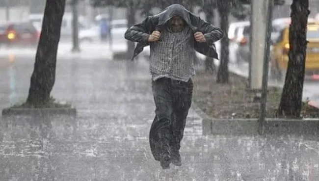 Meteoroloji uyardı: Kuvvetli sağanak ve fırtına kapıda