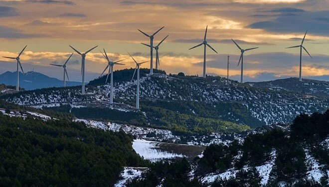 Yenilenebilir enerji tarihte ilk kez elektrik üretiminde kömürü geride bıraktı