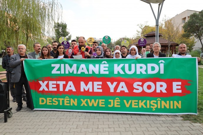 Kürtçe’ye yönelik yasaklara tepki: Demokratik olmayan bu uygulamalara son verilmeli